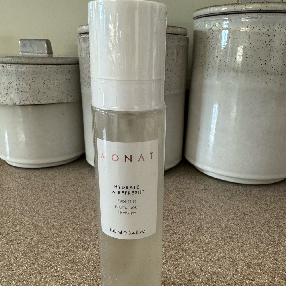 Monat Hydrate and Refresh Face Mist